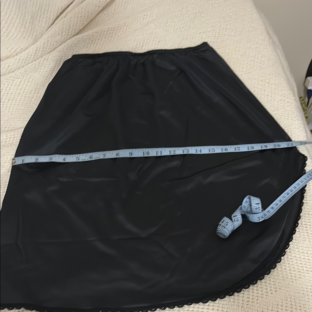 ❤️3/$15❤️ Vintage Warners Black Half Slip with slit - Picture 11 of 12